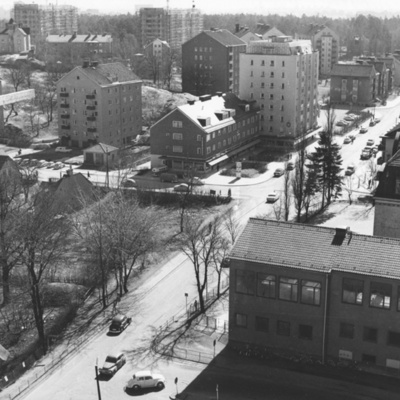 Solb 1978 97 242 - Vy mot korsningen Huvudstagatan-Storgatan, 1960-tal