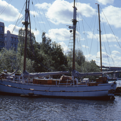 Solb 2014 07 45 - Båt vid Solna strand, 1991