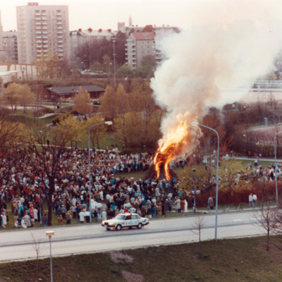Solb 1995 5 1 - Valborg