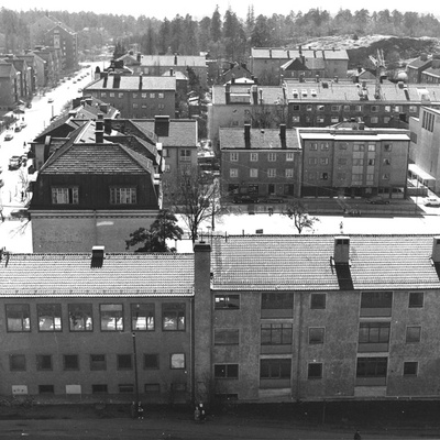 Solb 1978 97 244 - Vy från kv. Albygård mot Huvudsta skola, 1960-tal