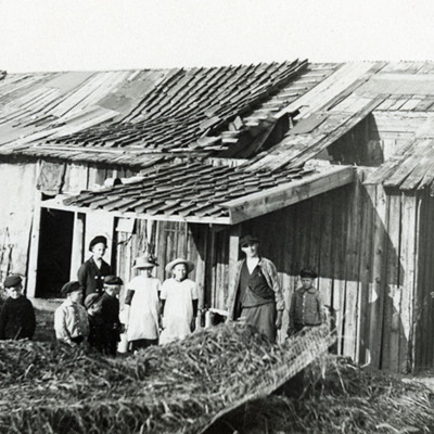 Solb 2014 09 63 - Samling vid Stora Alby gård, Huvudsta, 1900