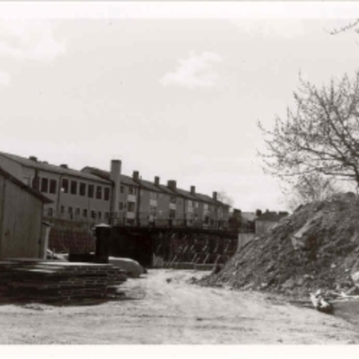 Solb 1980 41 13 - Järnvägsviadukten vid Huvudsta skola, 1980