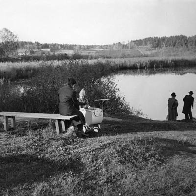 Solb 1983 23 32 - Vid Råstasjön, 1944