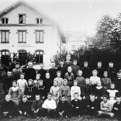 Solb 1978 11 7 - Avgångsklass i Centralskolan, 1905