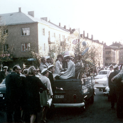 Solb 2023 04 11 - Studentfirande vid Vasalund, 1968