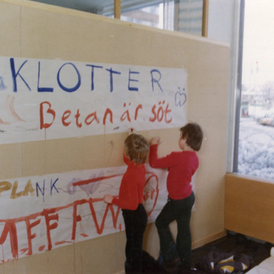 Solb 1978 99 31 - Barnens dag på Solna stadsbibliotek, 1975