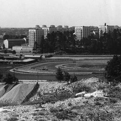 Solb 1987 19 13 - Vy mot galoppbanan från Kvarnstenshöjden, 1959