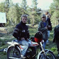 Sobb 2020-71 - Curt Strömgren på sin moped