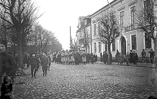 Kalmar regementes intåg i Eksjö 4/11 1914.  (IV)