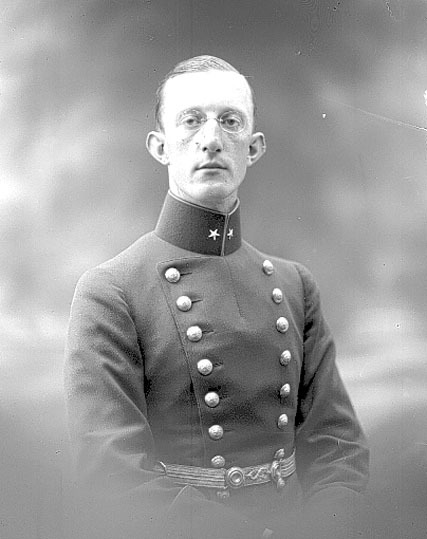 Porträtt av A. G. E. Rosenberg, här major vid G...