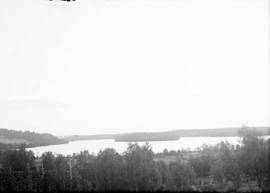 En lanskapsbild över sjön Ralången i Marbäck,vi...