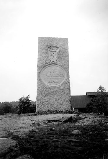 Grenadjärernas minnessten på Ränneslätt 1901.