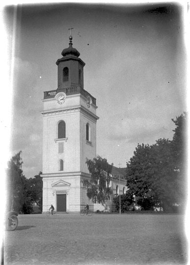 Foto av Eksjö kyrka, bilden tagen efter kyrktor...