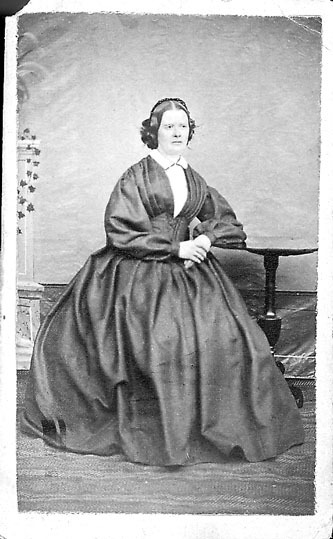 Hedda Wickelius f. Hedberg, * 2/8 1822  + 18/1 ...