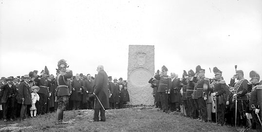 Avtäckning av Grenadjärsstenen 1901.