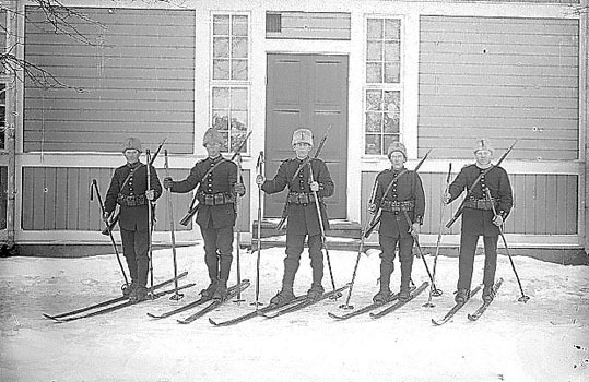 5 infanterister ur 11 komp. på Kalmar regemente...