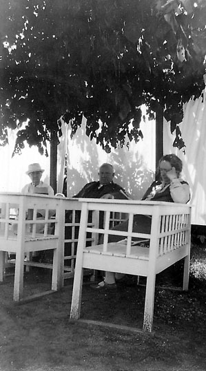 Helené, Hedda, Berthel 1933 Juni. Aschanska Trä...