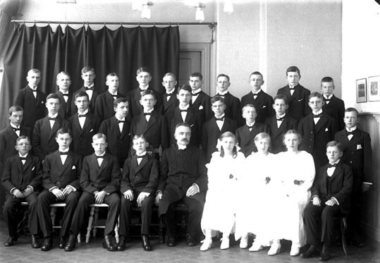 Pastor Anderssons konfirmander 1917.