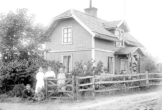 Snickare Rolands hus i Brudbadet.